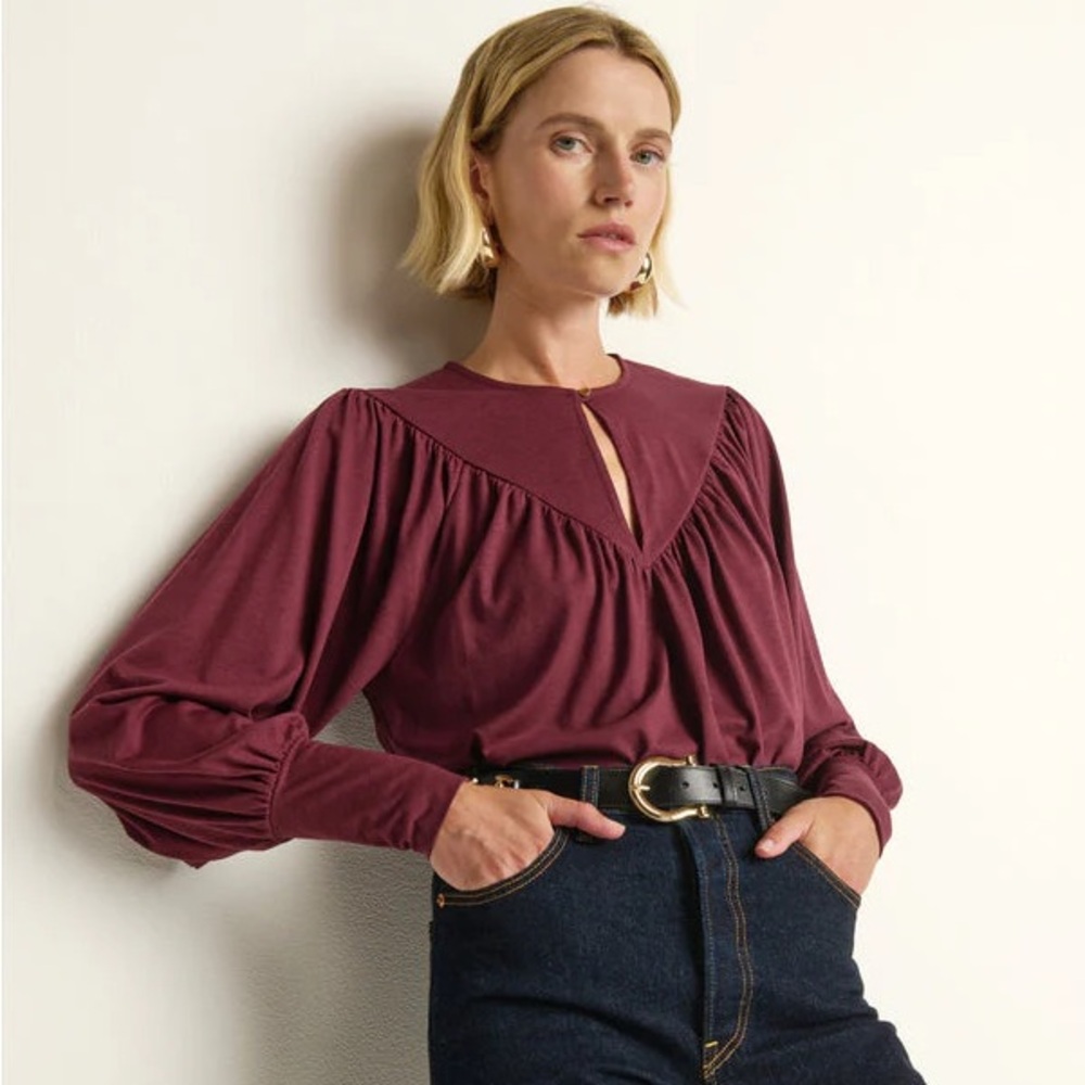 Nation Jeannie Keyhole Top in Port - size S 🔥